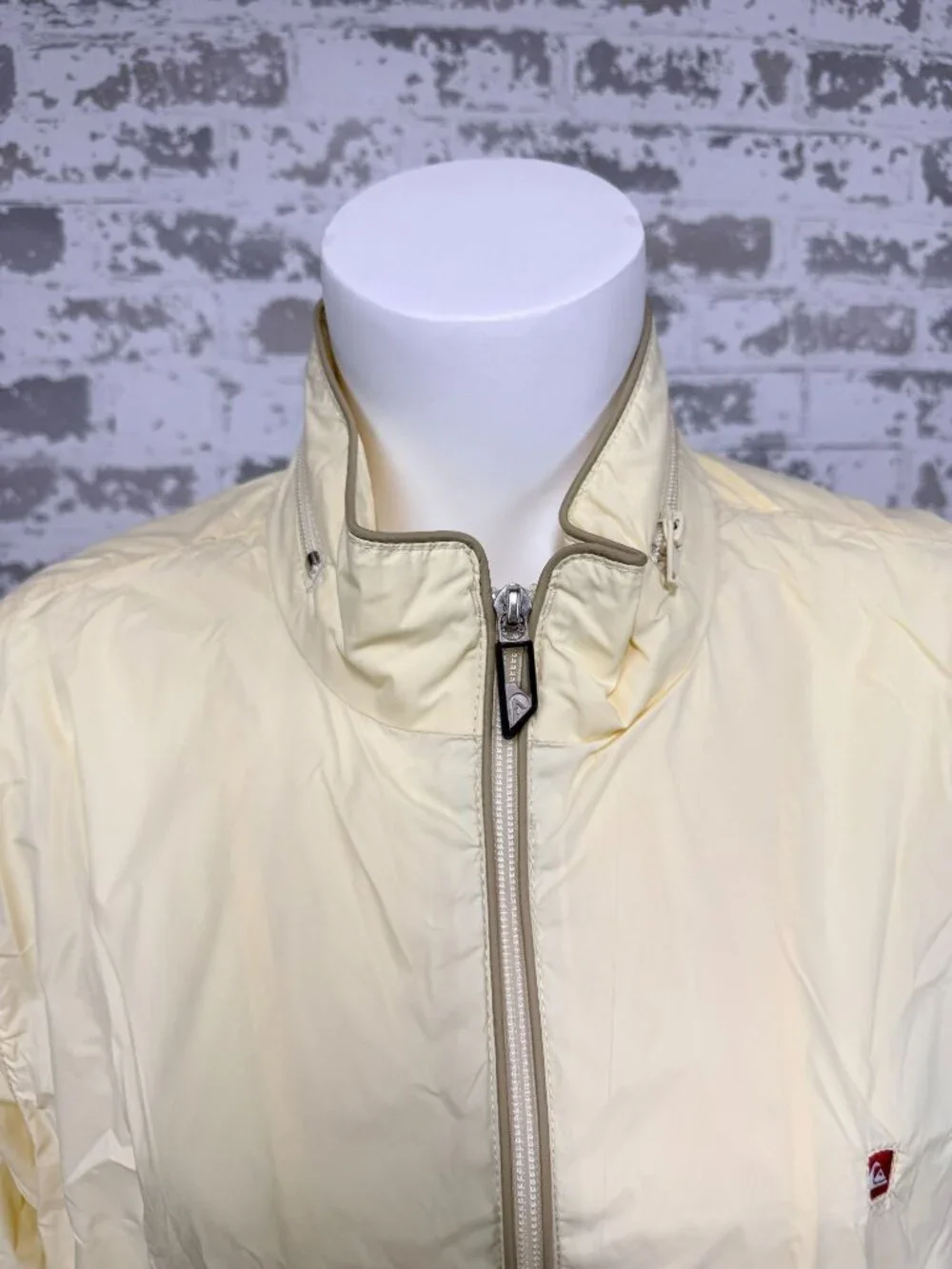 Quiksilver yellow Full-Zip Lightweight Windbreaker Jacket - Men's Size M